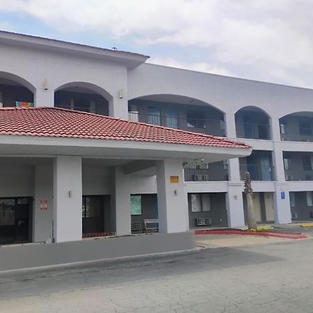 Hallmark Inn And Suites Сан Антонио Екстериор снимка