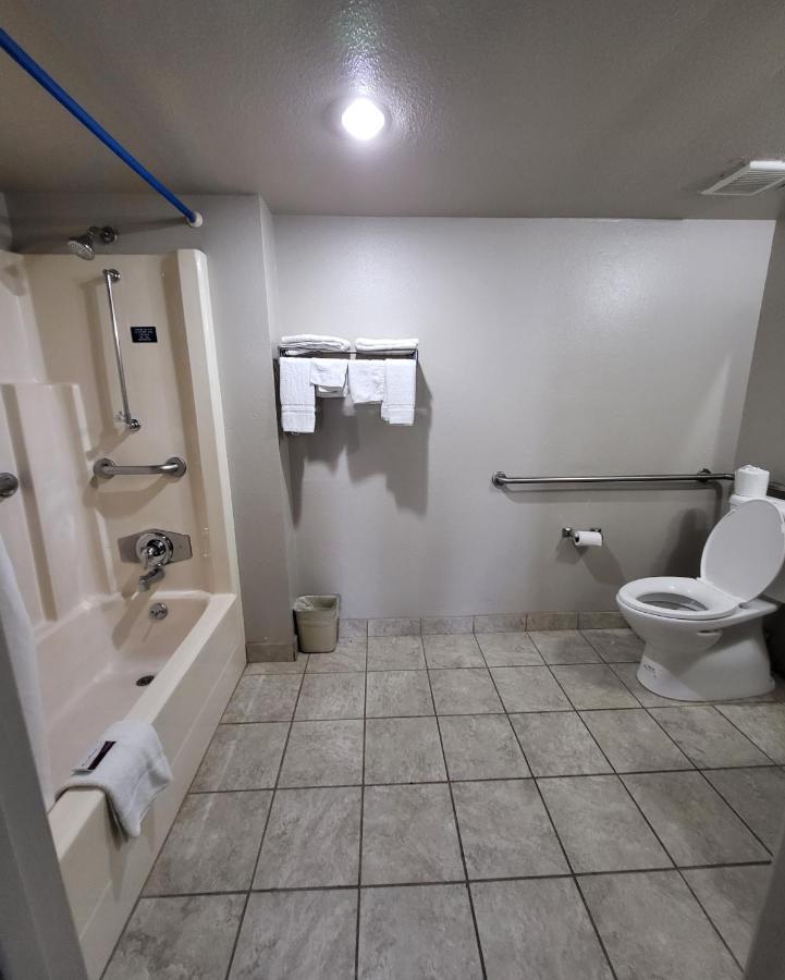 Hallmark Inn And Suites Сан Антонио Екстериор снимка