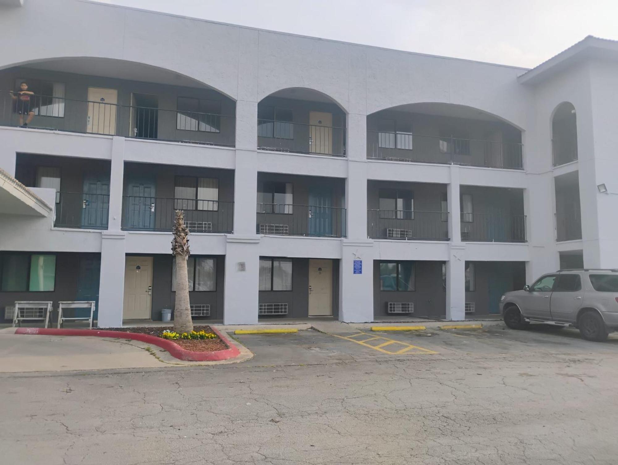 Hallmark Inn And Suites Сан Антонио Екстериор снимка