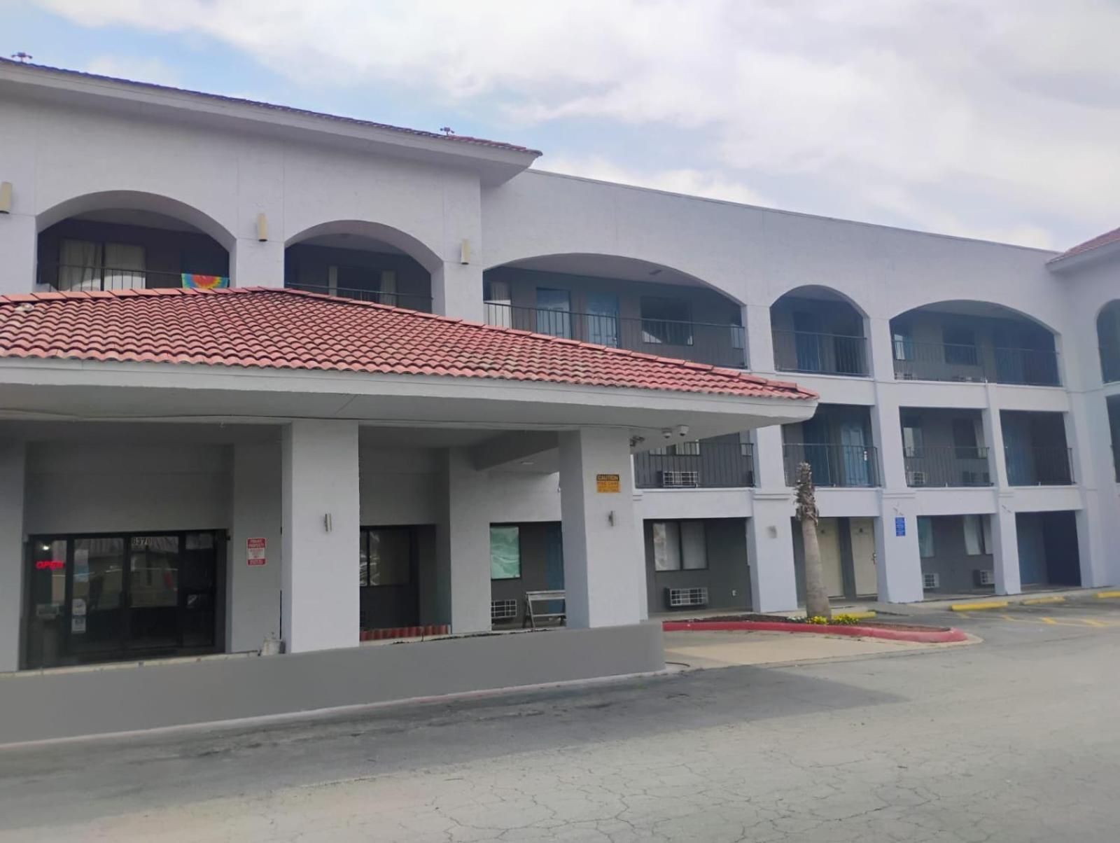 Hallmark Inn And Suites Сан Антонио Екстериор снимка
